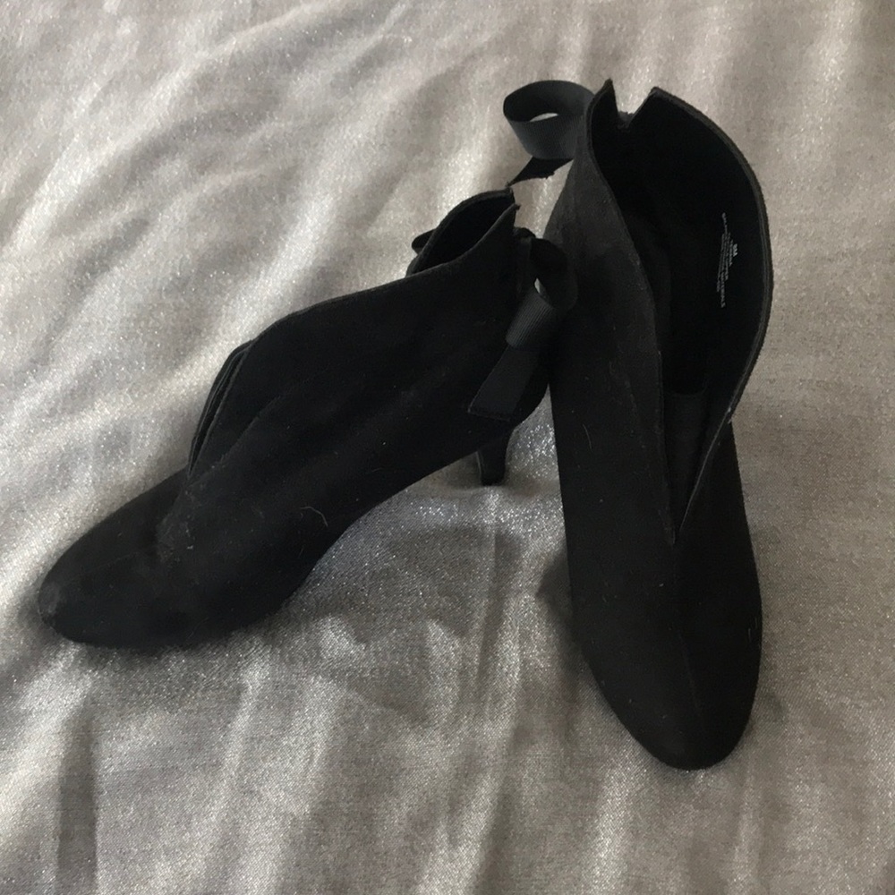 Impo black faux suede booties with bow